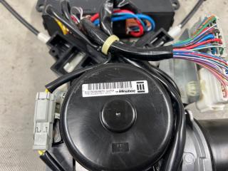 Доводчик двери правый задний Honda ELYSION RR1, RR2, RR3, RR4, RR5, RR6 K24A 72011SJKJ21 3 ракурс