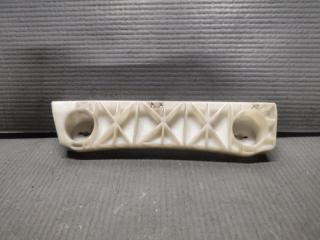 Запчасть крепление бампера переднее левое Nissan BLUEBIRD SYLPHY