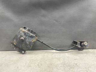 Крепление запасного колеса Toyota WISH