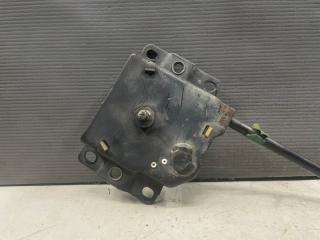Крепление запасного колеса Toyota WISH ZNE10, ZNE14, ANE10, ANE11 1ZZ 51900-68010 2 ракурс Крепление запасного колеса Toyota WISH ZNE10, ZNE14, ANE10, ANE11 1ZZ 51900-68010 2 ракурс