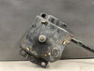 Крепление запасного колеса Toyota WISH ZGE20, ZGE21, ZGE25 2ZR 51900-68010 2 ракурс Крепление запасного колеса Toyota WISH ZGE20, ZGE21, ZGE25 2ZR 51900-68010 2 ракурс