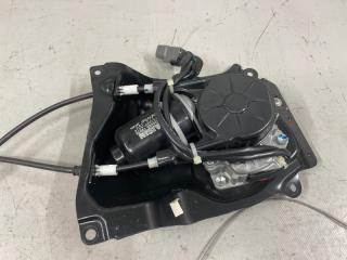 Доводчик двери левый задний Toyota VOXY AZR60, AZR65 1AZ 69641-28010 4 ракурс