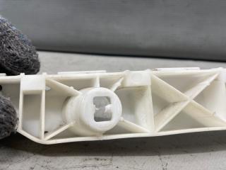 Крепление бампера левое переднее Mazda DEMIO DY3W, DY3R, DY5W, DY5R ZJ D521500U1 5 ракурс