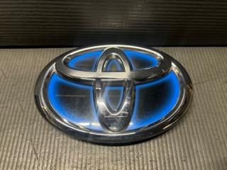 Эмблема передняя Toyota PRIUS ZVW30 2ZR 75311-47011 2 ракурс Эмблема передняя Toyota PRIUS ZVW30 2ZR 75311-47011 2 ракурс