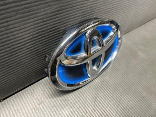 Эмблема передняя Toyota PRIUS ZVW30 2ZR 75311-47011 2 ракурс Эмблема передняя Toyota PRIUS ZVW30 2ZR 75311-47011 2 ракурс