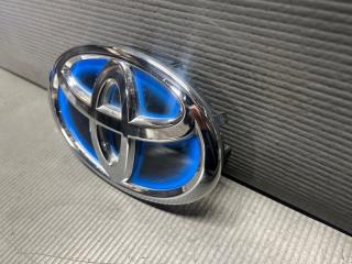 Эмблема передняя Toyota PRIUS ZVW30 2ZR 75311-47011 3 ракурс Эмблема передняя Toyota PRIUS ZVW30 2ZR 75311-47011 3 ракурс