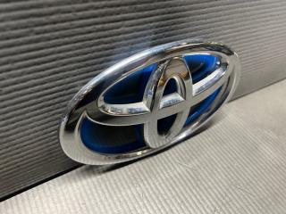 Эмблема задняя Toyota PRIUS ZVW30 2ZR 90975-02196 2 ракурс Эмблема задняя Toyota PRIUS ZVW30 2ZR 90975-02196 2 ракурс
