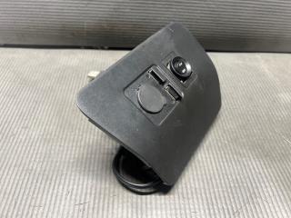 Прикуриватель Toyota PRIUS ZVW30 2ZR 58818-47030 2 ракурс