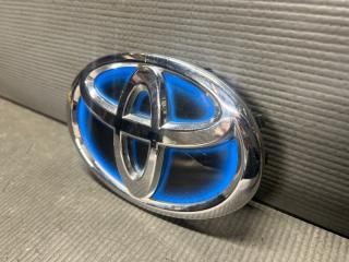 Эмблема передняя Toyota PRIUS ZVW30 2ZR 75311-47011 3 ракурс Эмблема передняя Toyota PRIUS ZVW30 2ZR 75311-47011 3 ракурс