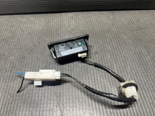 Кнопка открывания багажника Mazda BIANTE CCFFW, CCEFW, CCEAW, CC3FW LF 4 ракурс Кнопка открывания багажника Mazda BIANTE CCFFW, CCEFW, CCEAW, CC3FW LF 4 ракурс