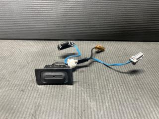 Кнопка открывания багажника Nissan MARCH