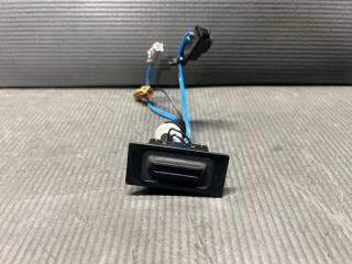 Кнопка открывания багажника Nissan MARCH