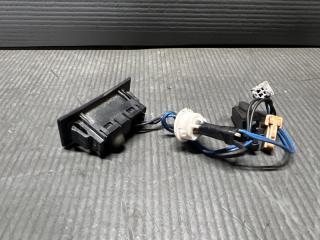 Кнопка открывания багажника Nissan MARCH AK12 CR12
