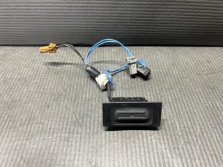 Кнопка открывания багажника Nissan MARCH