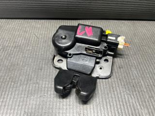 Замок багажника Nissan TIIDA LATIO SC11, SNC11, SJC11 HR15 84631-ED400 3 ракурс