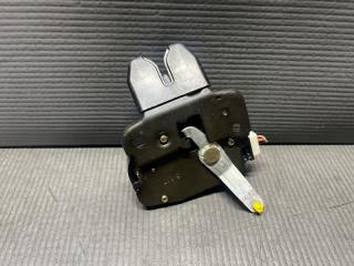 Замок багажника Nissan TIIDA LATIO SC11, SNC11, SJC11 HR15 84631-ED400 4 ракурс