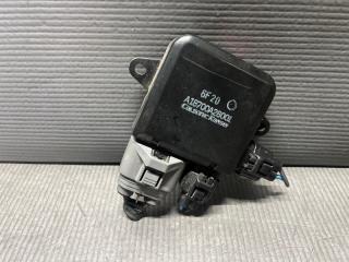 Блок управления вентилятором охлаждения Nissan SKYLINE