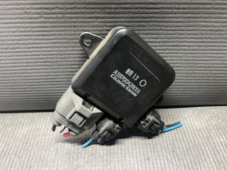 Блок управления вентилятором охлаждения Nissan JUKE