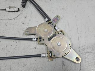 Доводчик двери левый задний Toyota NOAH AZR60, AZR65 1AZ 69641-28010 3 ракурс