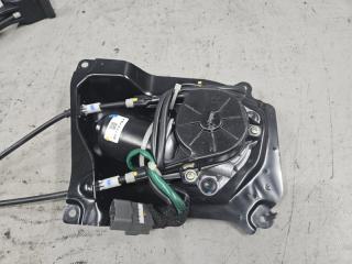 Доводчик двери правый задний Toyota VOXY AZR60, AZR65 1AZ 69631-28010 2 ракурс