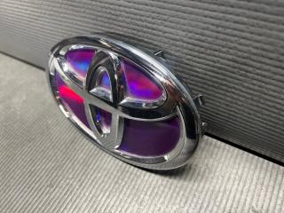 Эмблема передняя Toyota PRIUS ZVW30 2ZR 75311-47011 3 ракурс Эмблема передняя Toyota PRIUS ZVW30 2ZR 75311-47011 3 ракурс