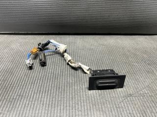 Кнопка открывания багажника Nissan MARCH