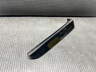 Заглушка полоза сдвижной двери правая задняя Toyota ALPHARD ANH10 2AZ 68373-58010 2 ракурс