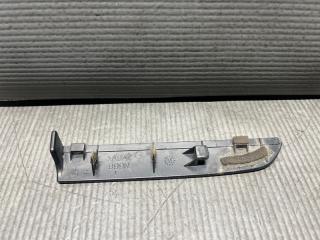Заглушка полоза сдвижной двери правая задняя Toyota ALPHARD ANH10 2AZ 68373-58010 5 ракурс