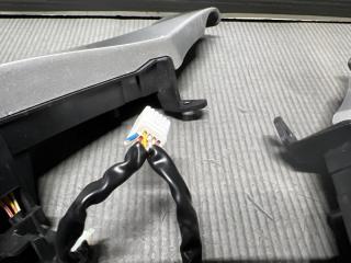Кнопки на руль Toyota PRIUS ZVW30 2ZR 5 ракурс Кнопки на руль Toyota PRIUS ZVW30 2ZR 5 ракурс