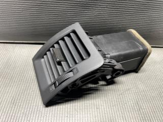 Воздуховод правый Toyota VOXY AZR60 1AZ 55650-28180 2 ракурс