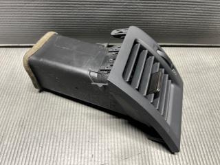 Воздуховод правый Toyota VOXY AZR60 1AZ 55650-28180 3 ракурс