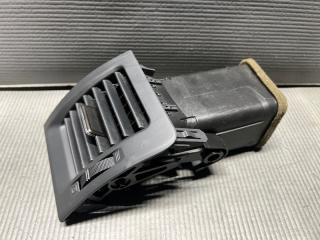Воздуховод правый Toyota VOXY AZR60 1AZ 55650-28180 2 ракурс