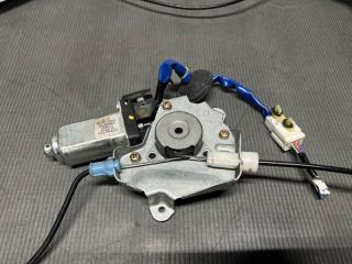 Стеклоподъемник правый передний Nissan SKYLINE CPV35 80720-AM800 2 ракурс
