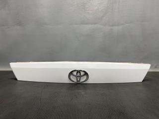 Накладка 5-й двери Toyota CALDINA