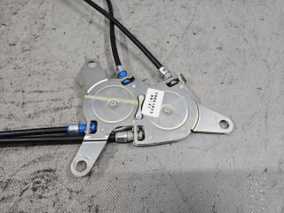 Доводчик двери правый задний Toyota VOXY AZR60, AZR65 1AZ 69631-28010 3 ракурс