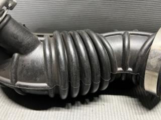 Патрубок воздушн.фильтра Nissan SERENA C25 MR20 16576-CY000 4 ракурс