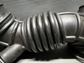 Патрубок воздушн.фильтра Nissan SERENA C25 MR20 16576-CY000 2 ракурс