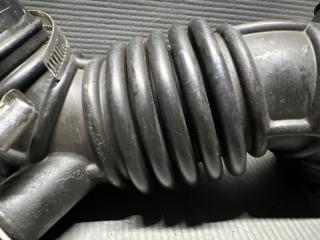 Патрубок воздушн.фильтра Nissan SERENA C25 MR20 16576-CY000 2 ракурс