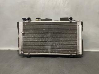 Радиатор охлаждения двигателя Toyota PRIUS контрактная Радиатор охлаждения двигателя Toyota PRIUS