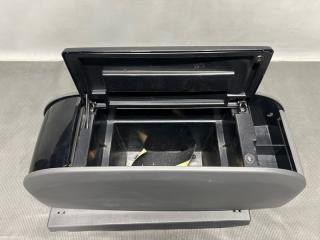 Бардачок между сиденьями Toyota VOXY ZRR70 3ZR 3 ракурс Бардачок между сиденьями Toyota VOXY ZRR70 3ZR 3 ракурс