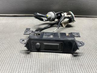 Кнопка открывания багажника Nissan SERENA