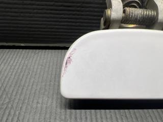 Ручка двери правая передняя Mazda BONGO FRIENDEE SG5W, SGE3, SGL3, SGL5, SGLR, SGLW WL-T S05B58410A 2 ракурс