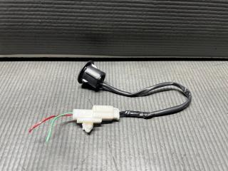 Кнопка открывания багажника Mazda DEMIO DE3FS ZJ D651624B0A 3 ракурс
