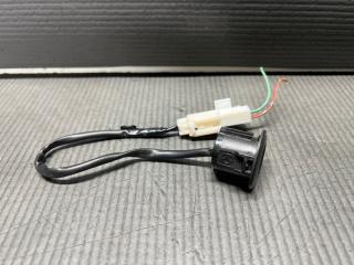 Кнопка открывания багажника Mazda DEMIO DE3FS ZJ D651624B0A 5 ракурс