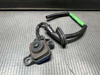 Кнопка открывания багажника Honda STREAM RN6 R18A 38369-SMA-003 2 ракурс