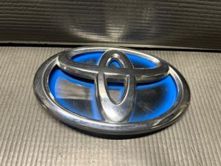 Эмблема задняя Toyota PRIUS ZVW30 2ZR 90975-02196 2 ракурс Эмблема задняя Toyota PRIUS ZVW30 2ZR 90975-02196 2 ракурс
