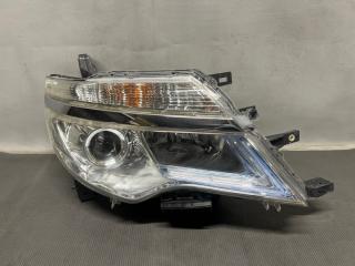 Фара передняя правая Nissan SERENA