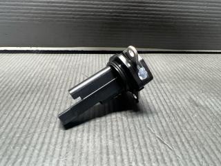 Датчик расхода воздуха Toyota ISIS ZGM11 3ZR 22204-37010 5 ракурс
