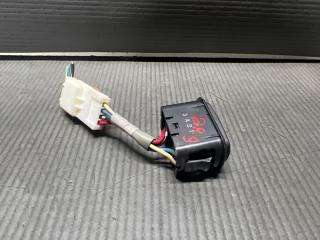 Кнопка правая передняя Subaru OUTBACK BR9 EJ25 64176AJ020JC 3 ракурс Кнопка правая передняя Subaru OUTBACK BR9 EJ25 64176AJ020JC 3 ракурс