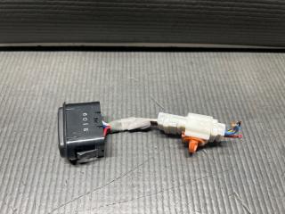 Кнопка правая передняя Subaru OUTBACK BR9 EJ25 64176AJ020JC 2 ракурс Кнопка правая передняя Subaru OUTBACK BR9 EJ25 64176AJ020JC 2 ракурс